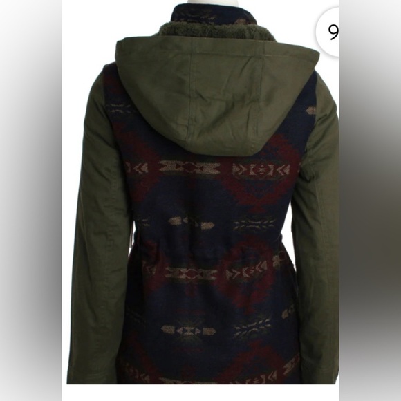 🚨 Coffeeshop Mixed Media Aztec Tribal Patterned Print Hooded Coat. Medium. - Picture 5 of 14
